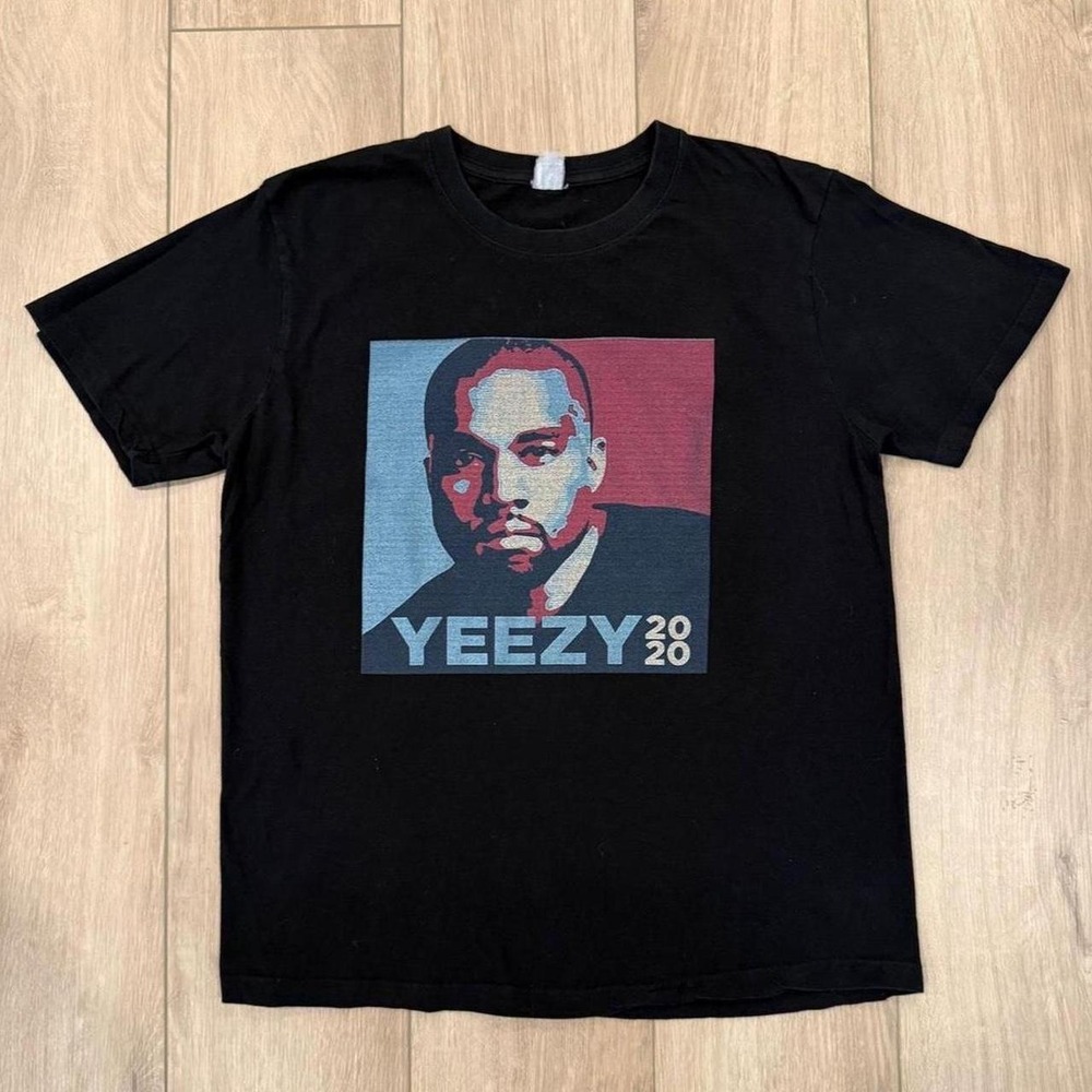 Yeezy 2020 Tee with graphic of a Kanye's face with the text 'YEEZY 2020' Size L